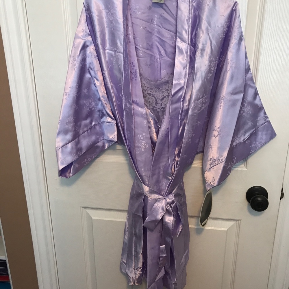 NWT-2 piece lace and satin bodysuit and robe set in lavender